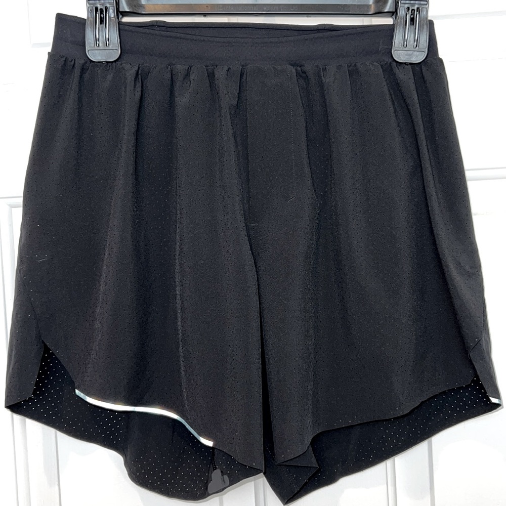 NWT Lululemon Fast and Free Shorts 6” Lined Size Small Black